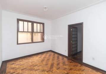 Apartamento com 3 quartos para alugar na rua visconde do rio branco, 353, floresta, porto alegre, 105 m2 por r$ 2.000