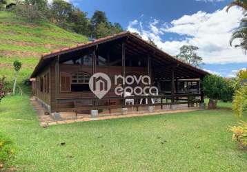 Casa com 4 quartos à venda na rua rosa rabello clavery, itaipava, petrópolis, 165 m2 por r$ 1.200.000