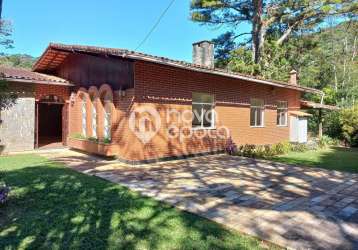 Casa em condomínio fechado com 3 quartos à venda na estrada da vargem grande, fazenda inglesa, petrópolis, 154 m2 por r$ 1.200.000