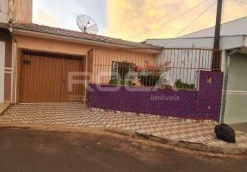 Casa à venda no jardim bicão, são carlos: 2 dormitórios, churrasqueira e garagem coberta.