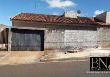 Casa com edícula para venda