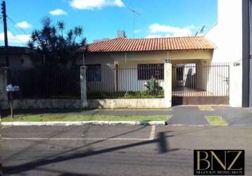 Casa à venda no centro - espaço, conforto e localização privilegiada!