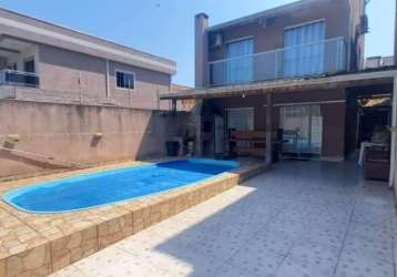 Vende se excelente sobrado com piscina