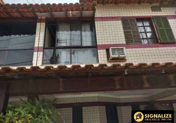 Casa em condomínio com 02 quartos, palmeiras - cabo frio/rj