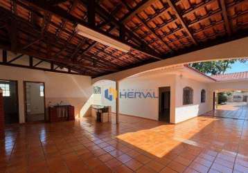 Casa com 3 quartos à venda, 190 m² por r$ 700.000 - vila morangueira - maringá/pr