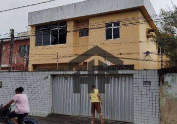 Casa de 200m² para alugar, com 5 quartos (1 suíte), localizada no zumbi, recife - pernambuco.