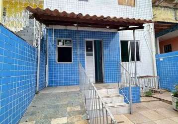 Casa duplex comercial a venda 6/4 e 5 banheiros em paripe