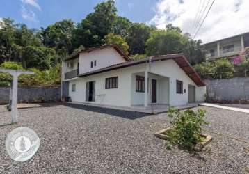 Casa com amplo terreno no bairro fortaleza!