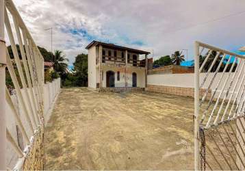 Casa de vila à venda  com 02 quartos, 03 banheiros, muito espaço em barra do jacuípe, próximo a praia e ao mar!