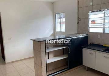 Excelente casa -na rua nicolas adam, 2 dormis, vaga de garagem pra 1 carro com corredor lateral, sala, conzinha, otima  localização , mercados e trans