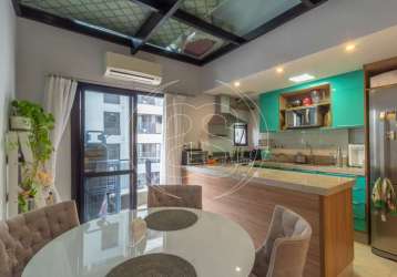 Apartamento duplex mobiliado + ar-condicionado.