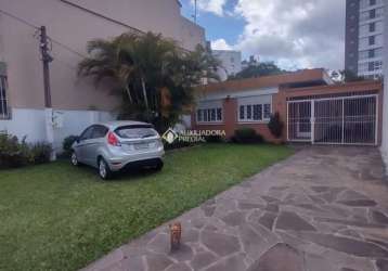 Casa com 3 quartos à venda na rua padre alois kades s j, 20, vila ipiranga, porto alegre, 128 m2 por r$ 800.000