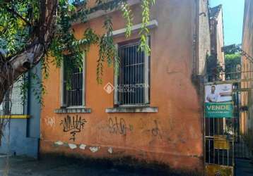 Casa com 3 quartos à venda na rua comendador azevedo, 536, floresta, porto alegre, 134 m2 por r$ 390.000