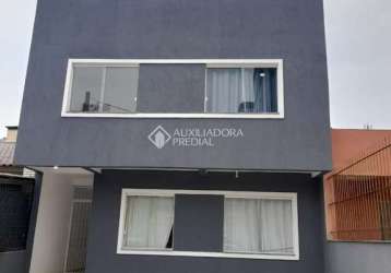 Apartamento com 1 quarto para alugar na rua cento e cinqüenta, 87, jardim algarve, alvorada, 42 m2 por r$ 900