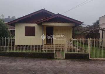 Casa com 3 quartos à venda na felipe bender, 390, centro, três coroas, 194 m2 por r$ 350.000