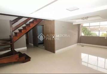 Cobertura com 3 quartos à venda na rua frederico etzberger, 481, nonoai, porto alegre, 298 m2 por r$ 935.000