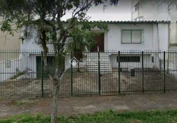 Casa com 3 quartos à venda na travessa vileta, 44, jardim botânico, porto alegre, 400 m2 por r$ 1.700.000