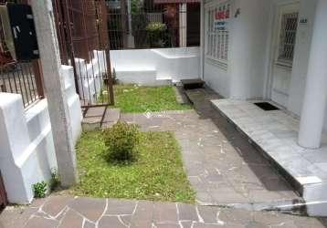 Casa em condomínio fechado com 4 quartos à venda na rua perpétua teles, 46, petrópolis, porto alegre, 200 m2 por r$ 1.000.000