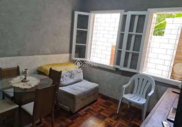 Casa em condomínio fechado com 3 quartos à venda na rua washington luiz, 302, centro histórico, porto alegre, 102 m2 por r$ 535.000