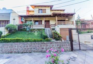 Casa em condomínio fechado com 4 quartos à venda na rua professor bertrand russel, 158, vila ipiranga, porto alegre, 380 m2 por r$ 1.470.000