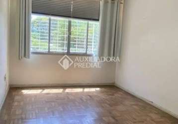 Apartamento com 3 quartos à venda na rua eurico lara, 95, medianeira, porto alegre, 75 m2 por r$ 320.000