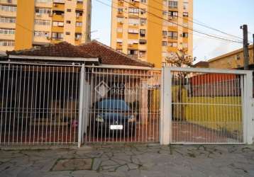 Casa em condomínio fechado com 5 quartos à venda na avenida brino, 73, santa maria goretti, porto alegre, 190 m2 por r$ 650.000