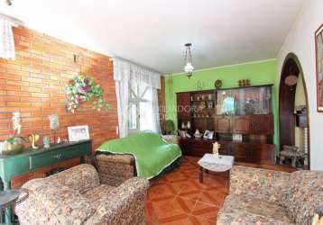 Casa em condomínio fechado com 3 quartos à venda na rua morretes, 120, santa maria goretti, porto alegre, 204 m2 por r$ 670.000