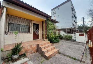 Casa com 3 quartos à venda na rua fernando cortez, 486, cristo redentor, porto alegre, 540 m2 por r$ 650.000