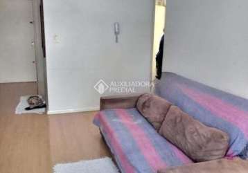 Apartamento com 2 quartos à venda na rua doutor joão simplício alves de carvalho, 768, vila ipiranga, porto alegre, 66 m2 por r$ 300.000