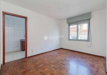 Apartamento com 2 quartos à venda na rua doutor dário de bittencourt, 135, jardim europa, porto alegre, 55 m2 por r$ 235.000