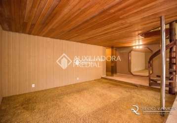 Apartamento com 3 quartos para alugar na rua pedro chaves barcelos, 1020, auxiliadora, porto alegre, 388 m2 por r$ 9.990