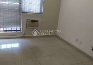 Sala comercial à venda na praça tiradentes, 90, centro, são leopoldo, 65 m2 por r$ 180.000