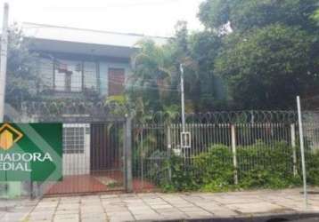 Casa em condomínio fechado com 3 quartos à venda na rua barão de cerro largo, 111, menino deus, porto alegre, 520 m2 por r$ 1.700.000