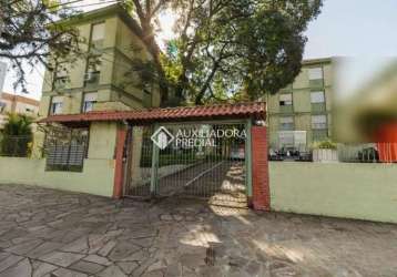 Apartamento com 3 quartos à venda na avenida chuí, 274, cristal, porto alegre, 59 m2 por r$ 218.000