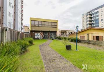 Prédio à venda na rua doutor pereira neto, 114, tristeza, porto alegre, 701 m2 por r$ 2.245.000