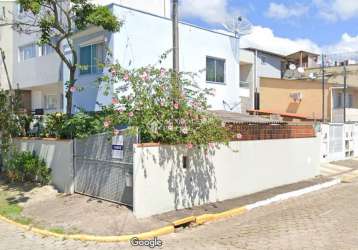 Casa com 2 quartos à venda na rua nivaldo nicolau gardini, 460, centro, camboriú, 80 m2 por r$ 700.000