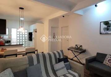 Casa em condomínio fechado com 3 quartos à venda na rua carlos lacerda, 106, santa terezinha, são bernardo do campo, 150 m2 por r$ 700.000