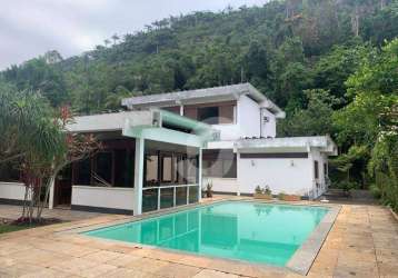 Casa com 4 suítes a 300m da praia à venda, 658 m² por r$ 5.000.000 - itacoatiara - niterói/rj