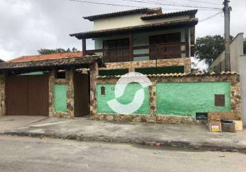 Casa duplex com 4 quartos, sendo 1 quarto no 1º andar, no condomínio amoli, por apenas r$ 790.000,00 - itaipu - niterói/rj