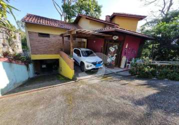 Casa com 3 dorm. e 1 suíte, 2 garagens, em pendotiba 246 m² por r$ 1.250.000