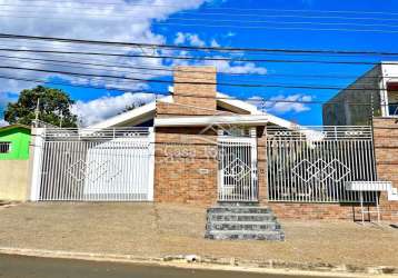 Casa semimobiliada à venda neves