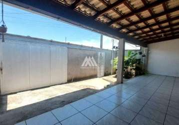 Vendo casa em itaúna com quintal que possibilita ampliar área gourmet e piscina!