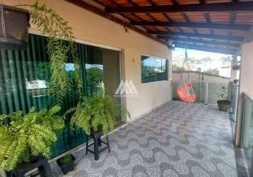 Vendo casa em itaúna com pomar em excelente localização!