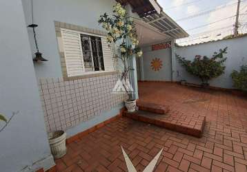 Vendo casa em itaúna com espaço gourmet com ótima localização!