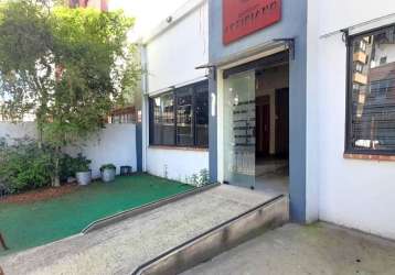 Casa comercial com 116m2 no bairro santana