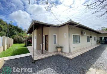 Casa com 4 quartos para alugar no estrada das areias, indaial  por r$ 3.500