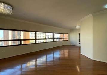 Apartamento reformado no centro - 330m²