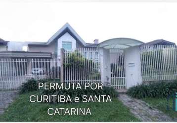 (estuda imóveis como parte de pagamento) casa mobiliada, 03 quartos sendo duas suítes, 04 vagas no cascatinha/santa felicidade em curitiba pr