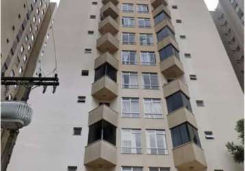 Apartamento semi mobiliado reformado, sol da manhã e tarde, 03 quartos c/suíte, no cristo rei em curitiba pr