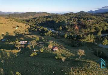 Chácara com 02 casas bem localizada, apenas 70km de curitiba em campina grande do sul pr